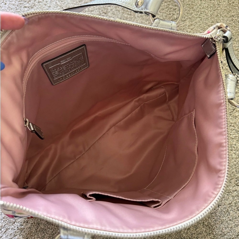 Coach • Multicolor Signature Tote Bag - Picture 3 of 3